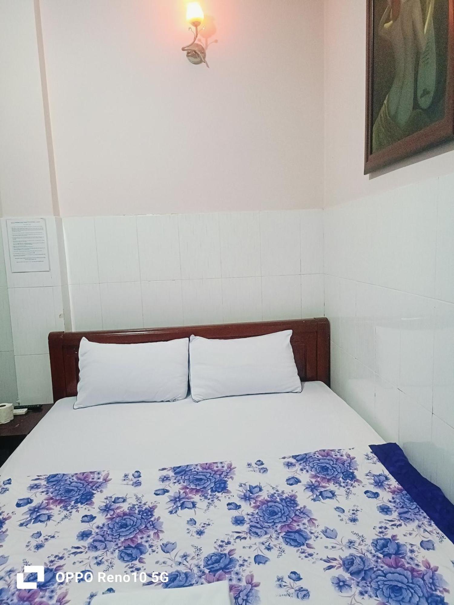 Hotel Phuong Linh Ho Chi Minh City Exterior photo