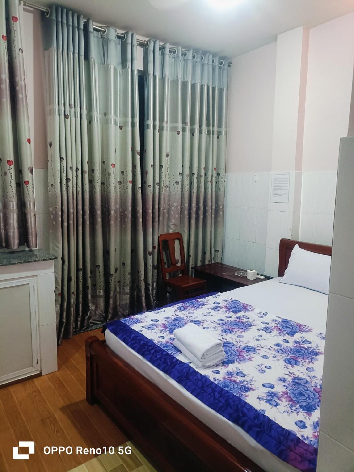 Hotel Phuong Linh Ho Chi Minh City Exterior photo